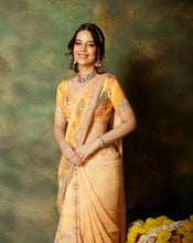 Load image into Gallery viewer, Gulmora Kali Saree