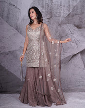 Load image into Gallery viewer, The Spree Embroidered Kurta Set